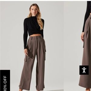 ASTR THE LABEL Pleated Wide Leg Cargo Pants